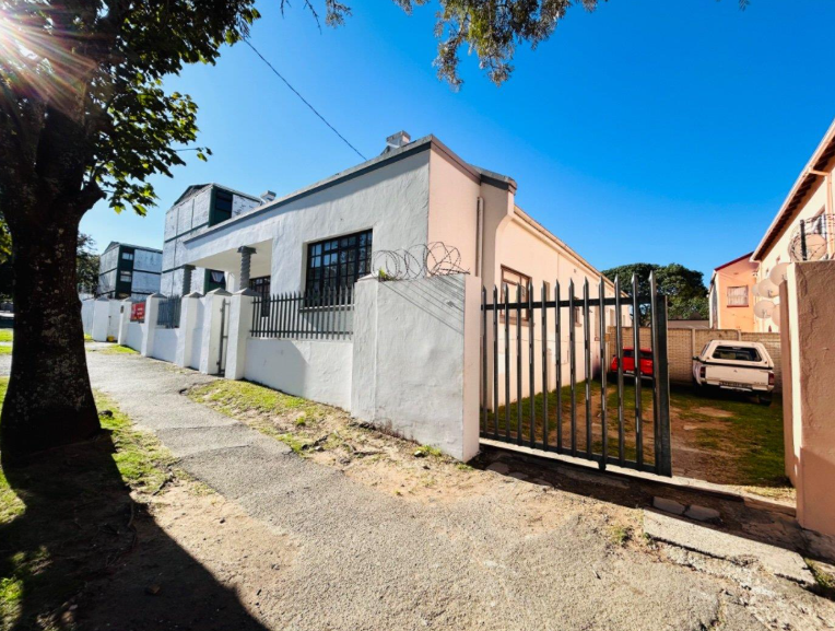 Commercial Property for Sale in Southernwood Eastern Cape